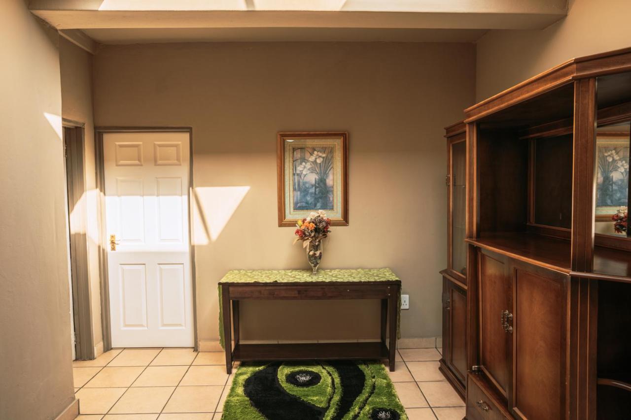 Ramandire B&B Witbank Bagian luar foto