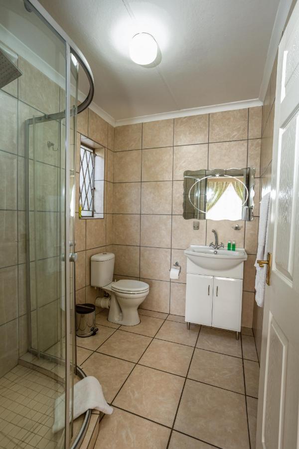 Ramandire B&B Witbank Bagian luar foto