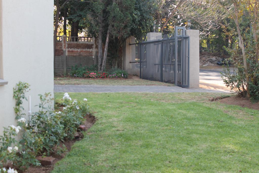 Ramandire B&B Witbank Bagian luar foto